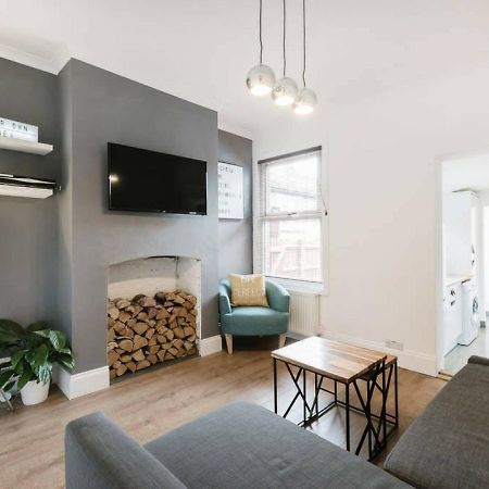 Cambridge House - Modern 2 Bedroom House, Close To Luton Airport & Town Centre Exterior photo