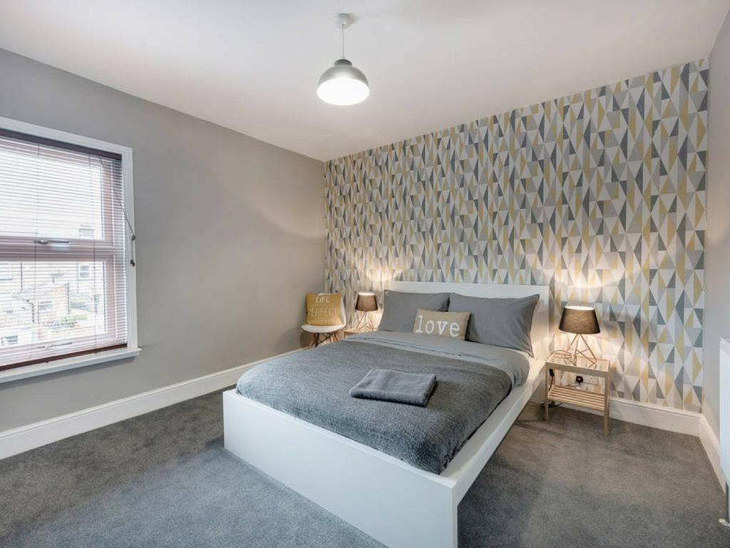 Cambridge House - Modern 2 Bedroom House, Close To Luton Airport & Town Centre Exterior photo